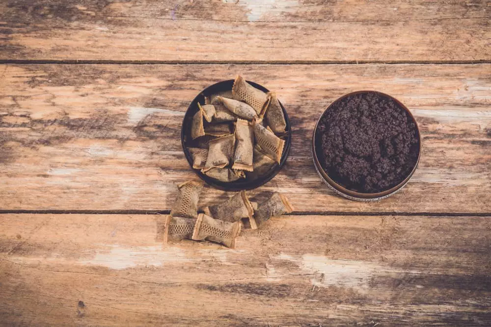 smokeless tobacco powder